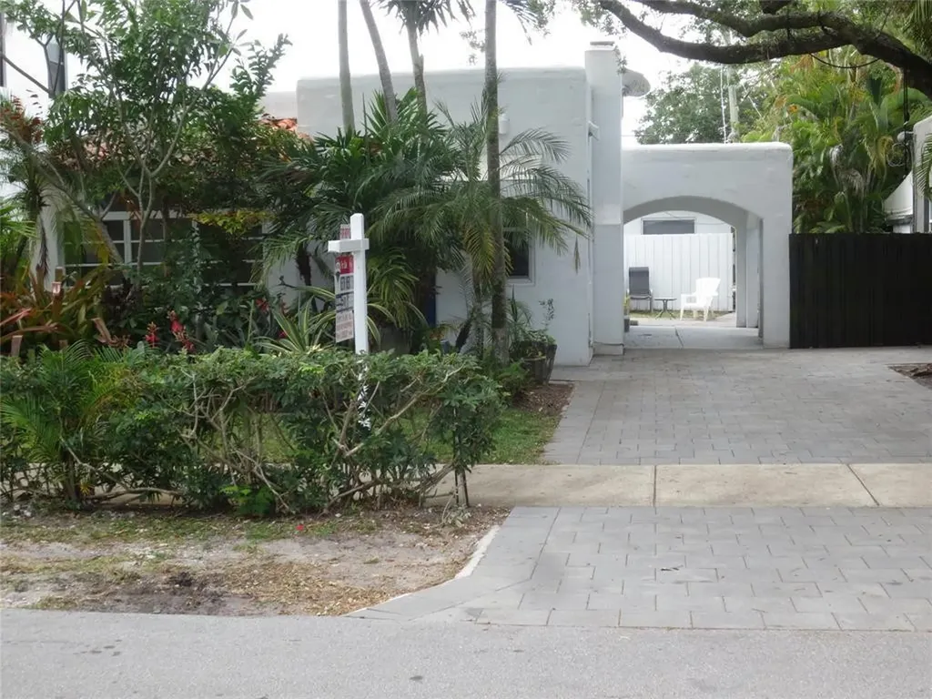 1004 NE 3rd Street Fort Lauderdale FL 33301