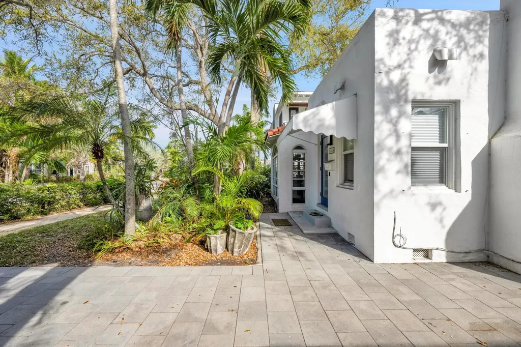 1004 NE 3rd Street Fort Lauderdale FL 33301