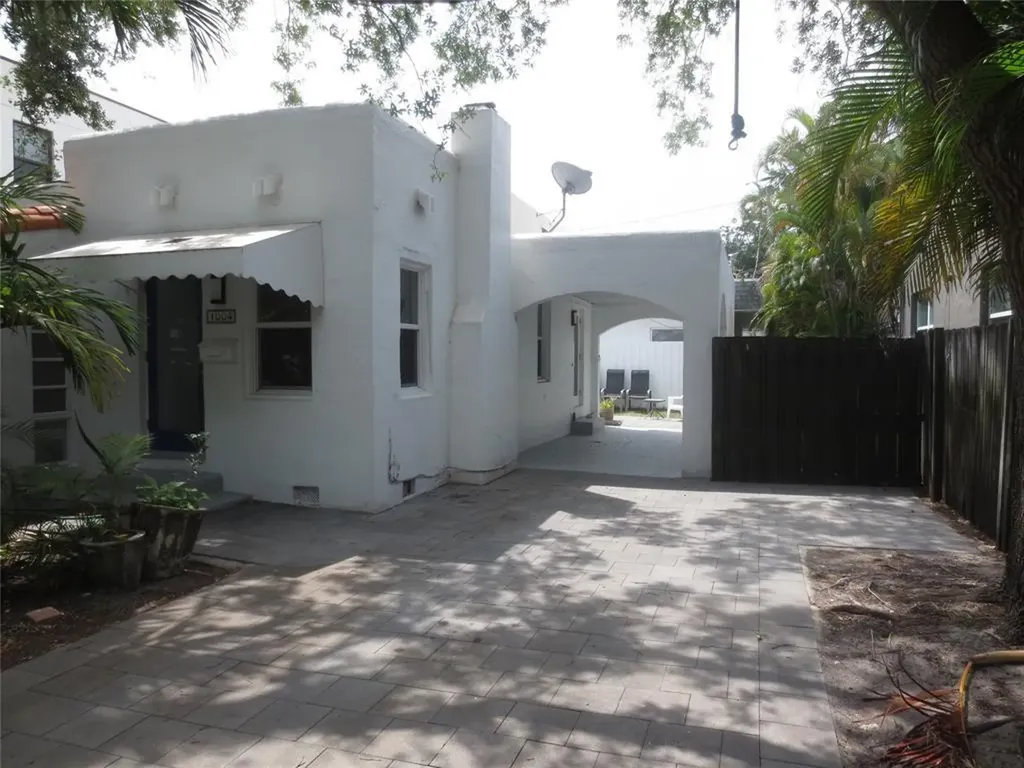 1004 NE 3rd Street Fort Lauderdale FL 33301