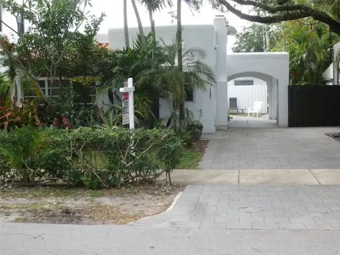 1004 NE 3rd Street Fort Lauderdale FL 33301