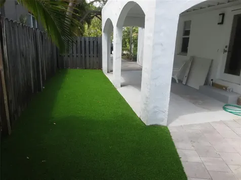 1004 NE 3rd Street Fort Lauderdale FL 33301
