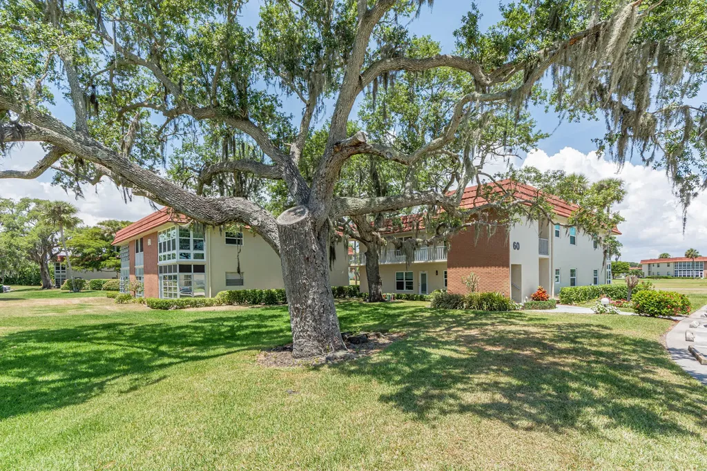 60 Woodland Drive Vero Beach FL 32962