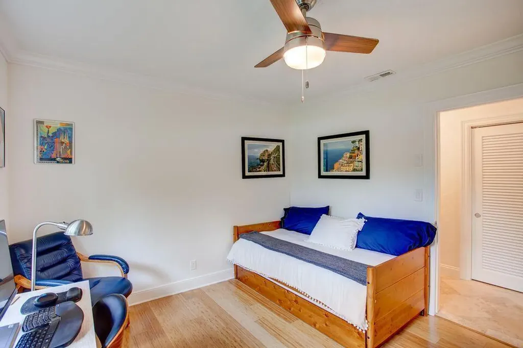 251 NE 2nd Circle Boca Raton FL 33431