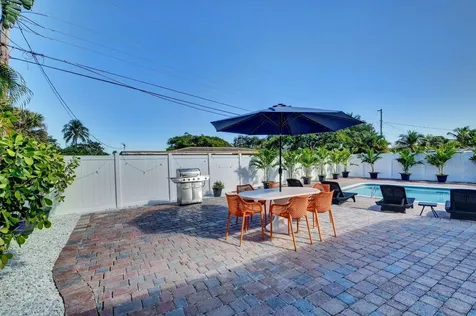 251 NE 2nd Circle Boca Raton FL 33431