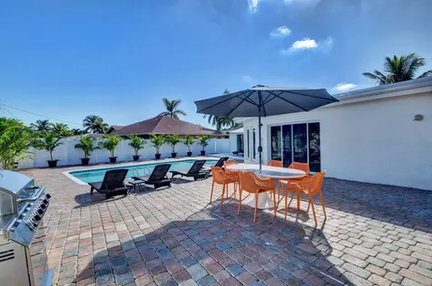 251 NE 2nd Circle Boca Raton FL 33431