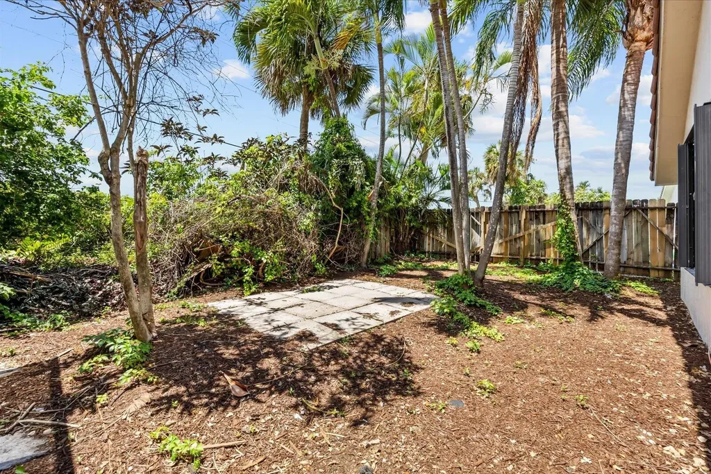 21143 N Escondido Way Way N Boca Raton FL 33433