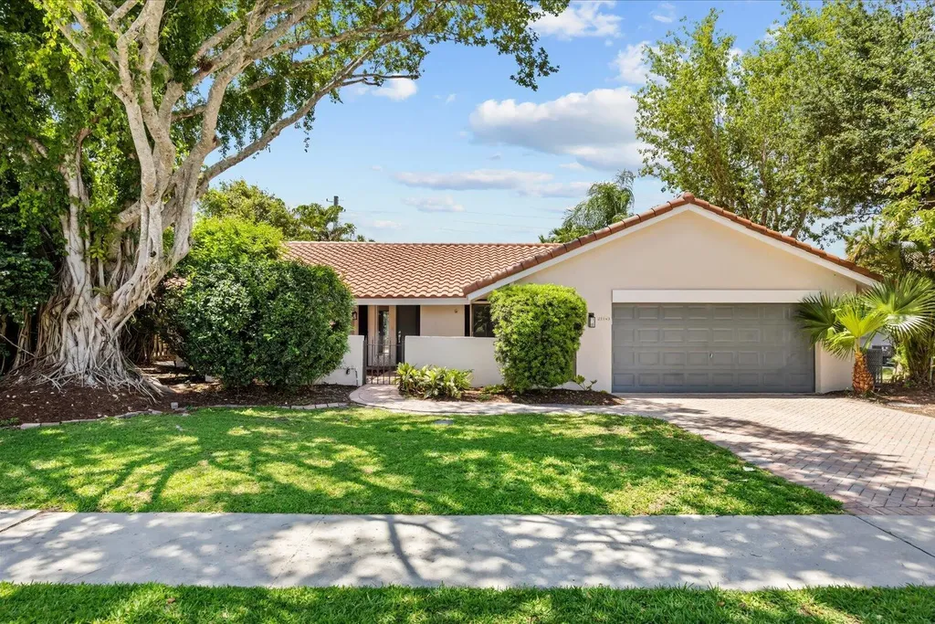 21143 N Escondido Way Way N Boca Raton FL 33433