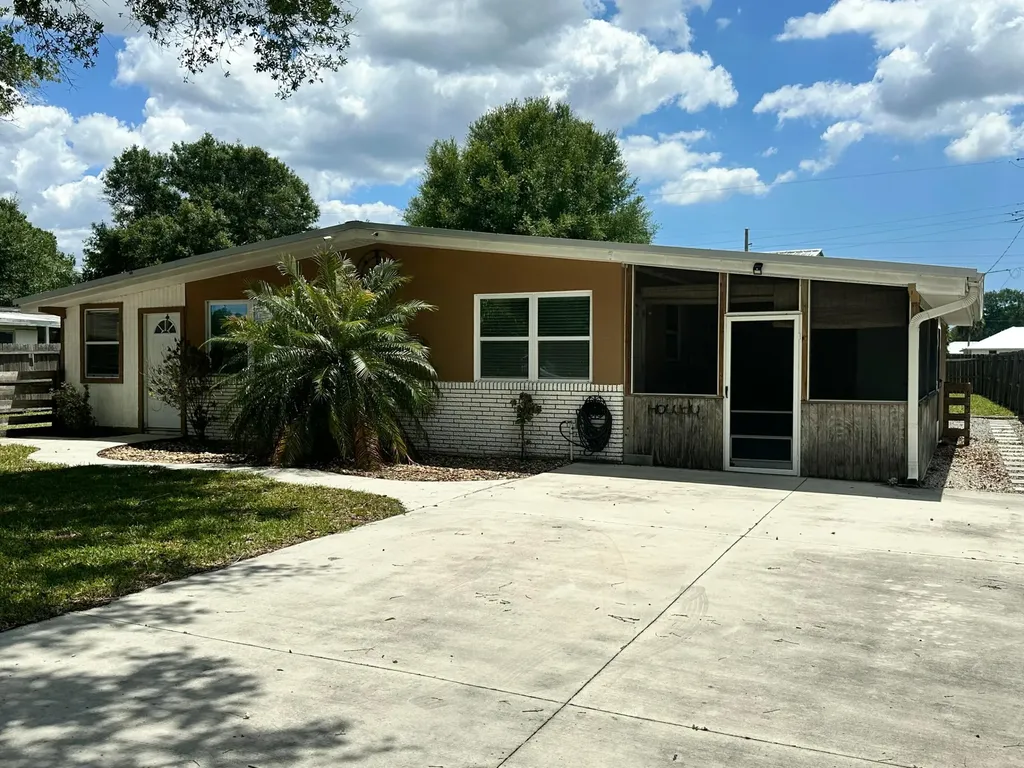 1005 NW 5th Street Okeechobee FL 34972