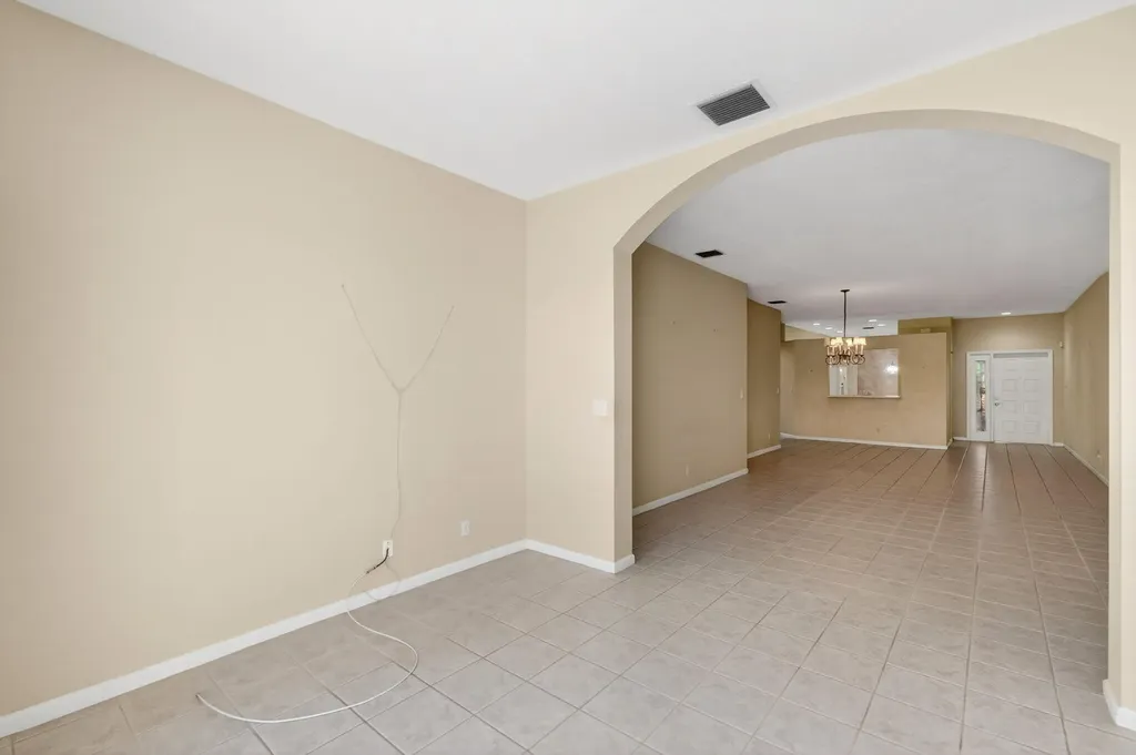 10641 Royal Caribbean Circle Boynton Beach FL 33437