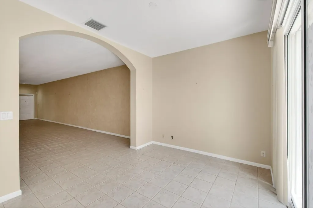 10641 Royal Caribbean Circle Boynton Beach FL 33437