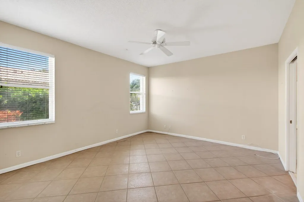 10641 Royal Caribbean Circle Boynton Beach FL 33437