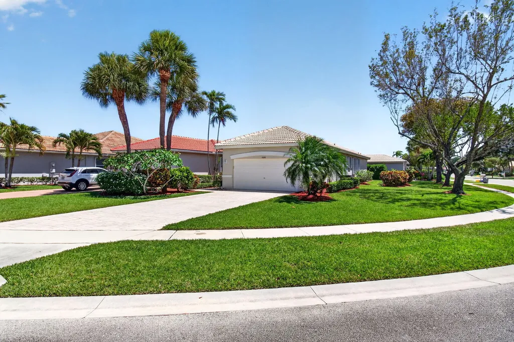 10641 Royal Caribbean Circle Boynton Beach FL 33437