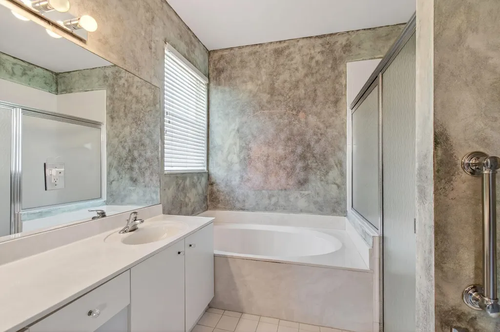 10641 Royal Caribbean Circle Boynton Beach FL 33437
