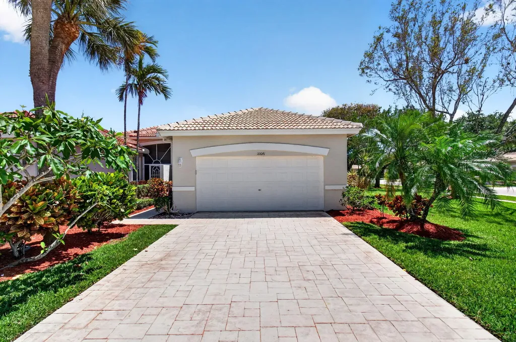 10641 Royal Caribbean Circle Boynton Beach FL 33437
