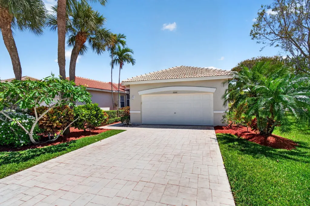 10641 Royal Caribbean Circle Boynton Beach FL 33437