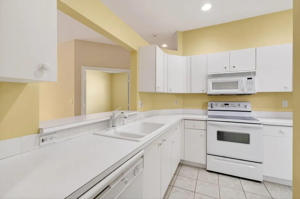 10641 Royal Caribbean Circle Boynton Beach FL 33437