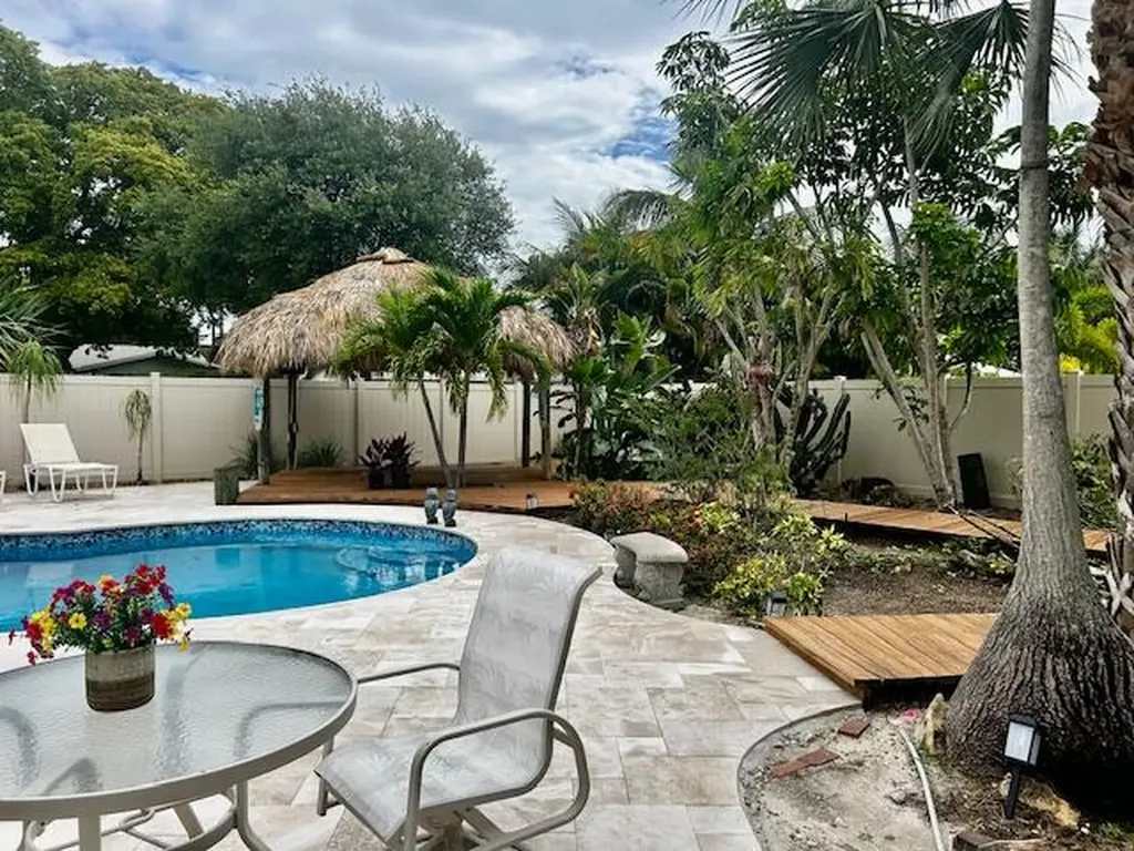 631 Linnet Circle Delray Beach FL 33444
