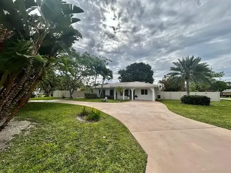 631 Linnet Circle Delray Beach FL 33444