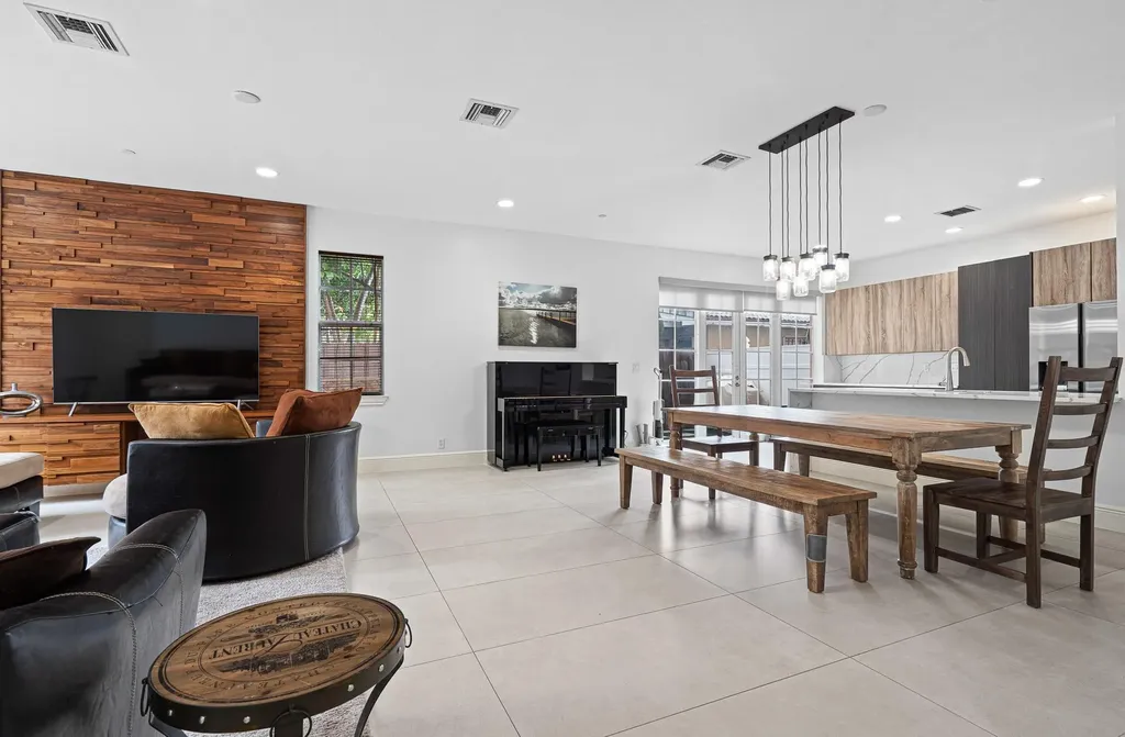 1123 NE 18th Avenue Fort Lauderdale FL 33304