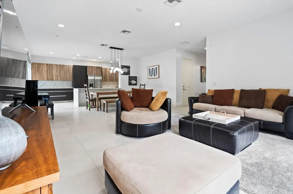 1123 NE 18th Avenue Fort Lauderdale FL 33304