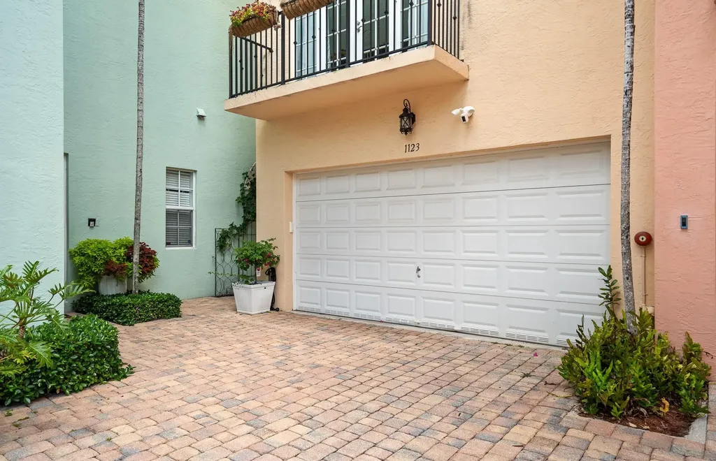1123 NE 18th Avenue Fort Lauderdale FL 33304