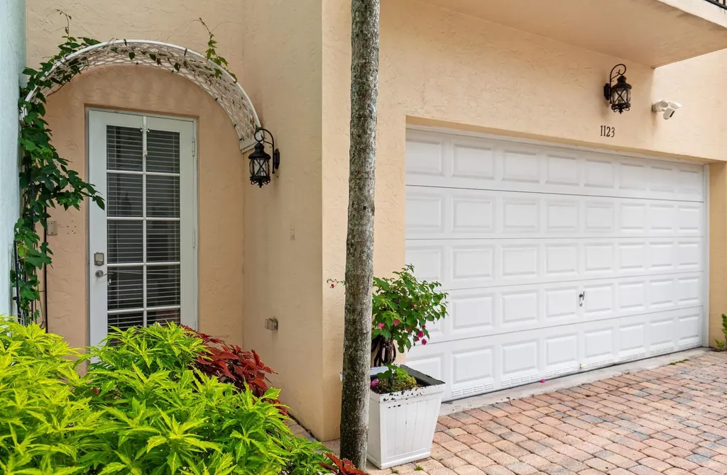 1123 NE 18th Avenue Fort Lauderdale FL 33304