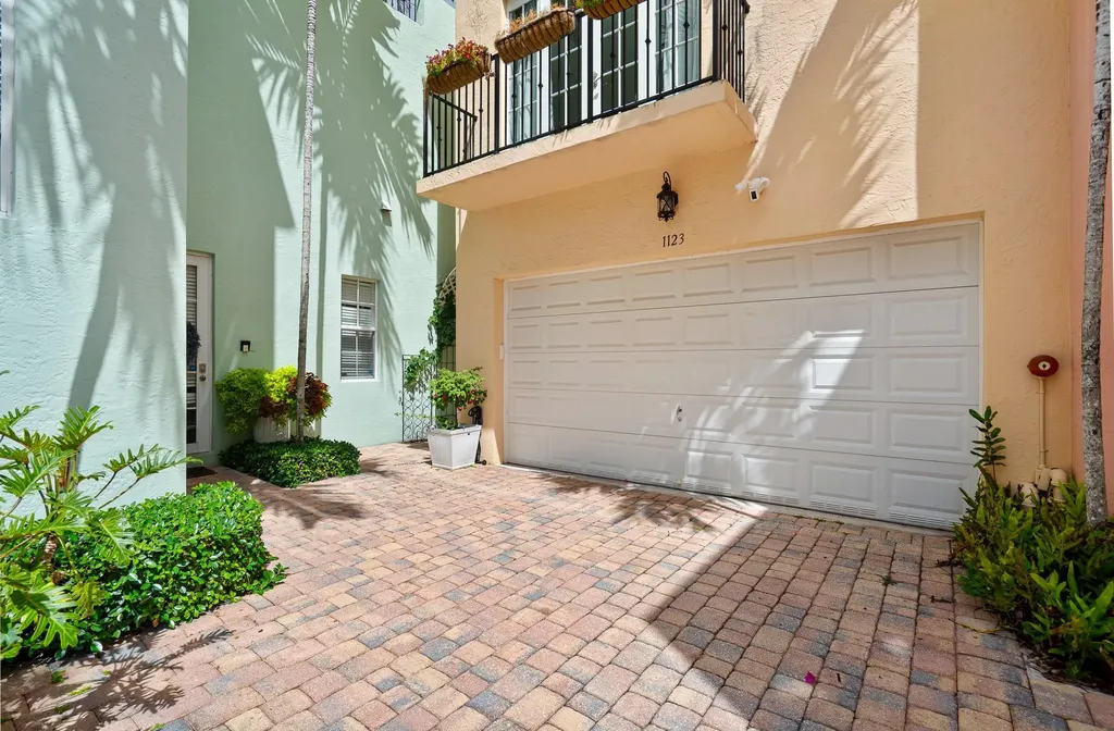 1123 NE 18th Avenue Fort Lauderdale FL 33304