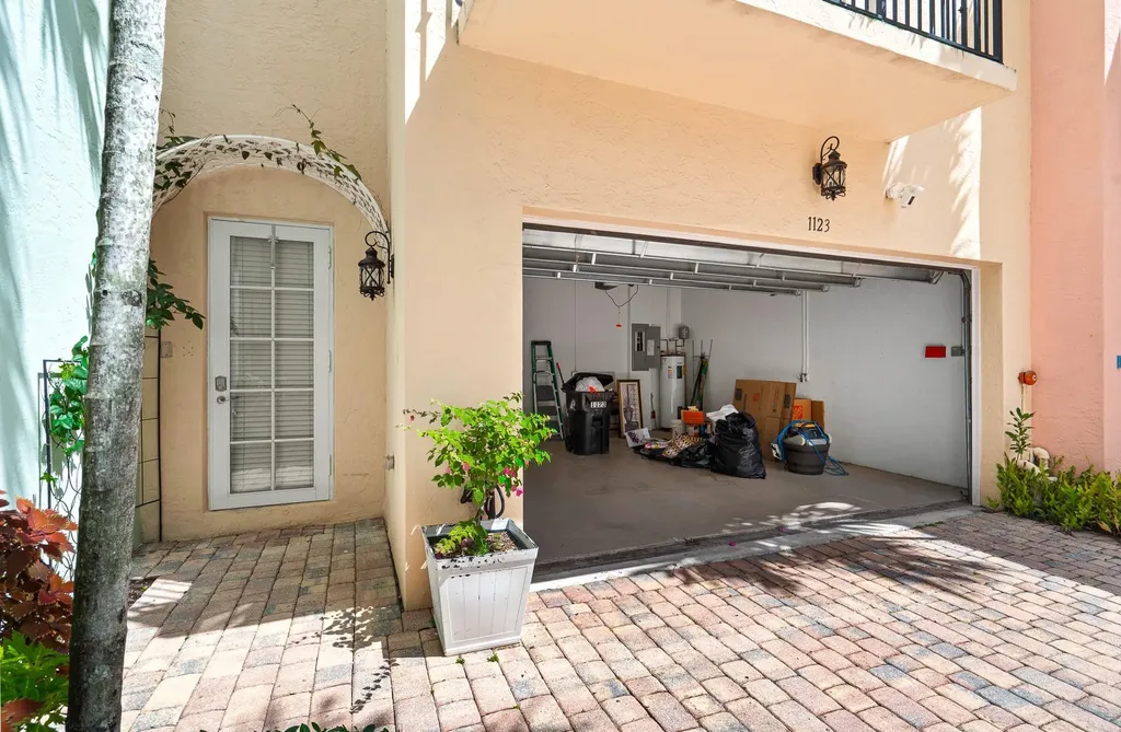 1123 NE 18th Avenue Fort Lauderdale FL 33304