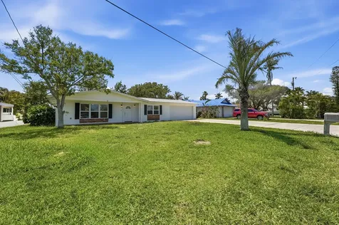 1804 Bayshore Drive Fort Pierce FL 34949