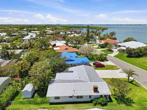 1804 Bayshore Drive Fort Pierce FL 34949