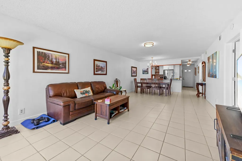 9244 Flynn Circle Boca Raton FL 33496