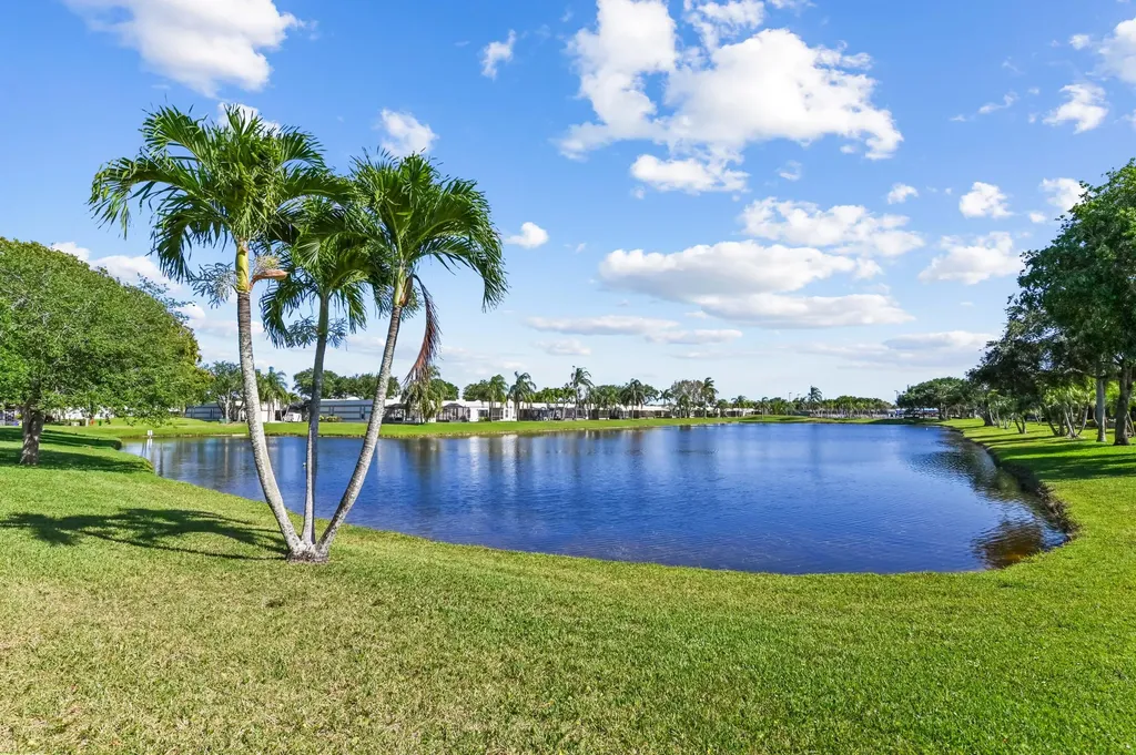9244 Flynn Circle Boca Raton FL 33496