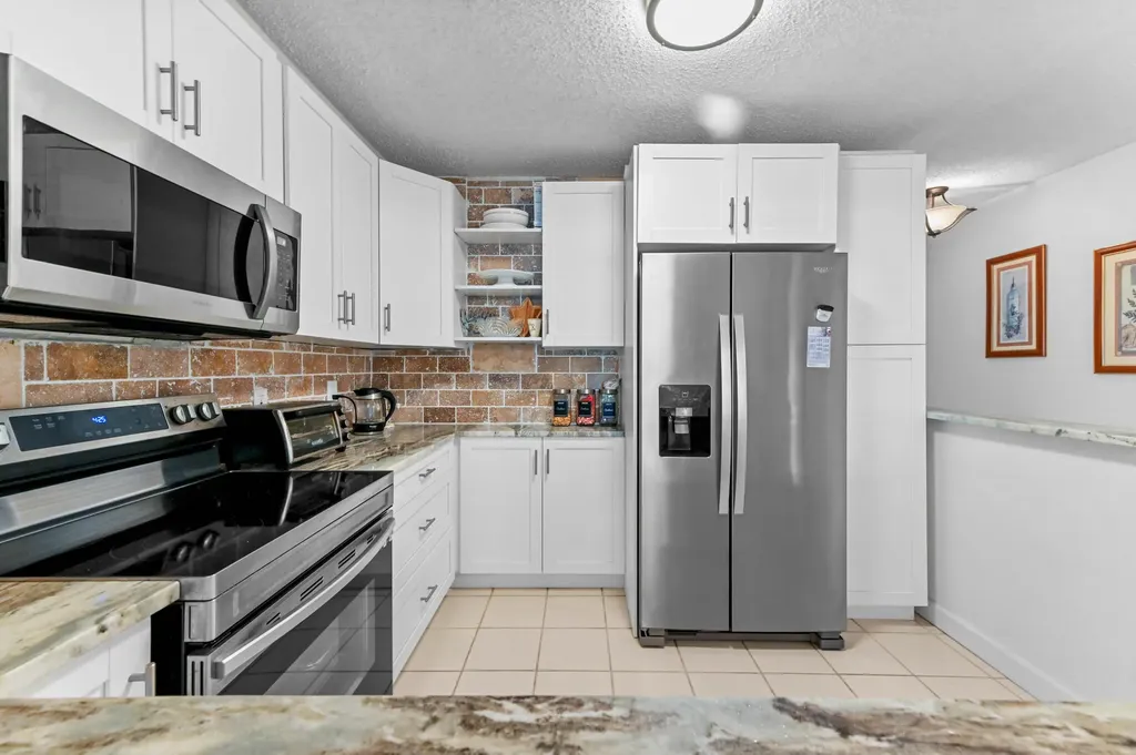 9244 Flynn Circle Boca Raton FL 33496