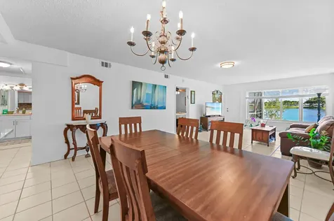 9244 Flynn Circle Boca Raton FL 33496