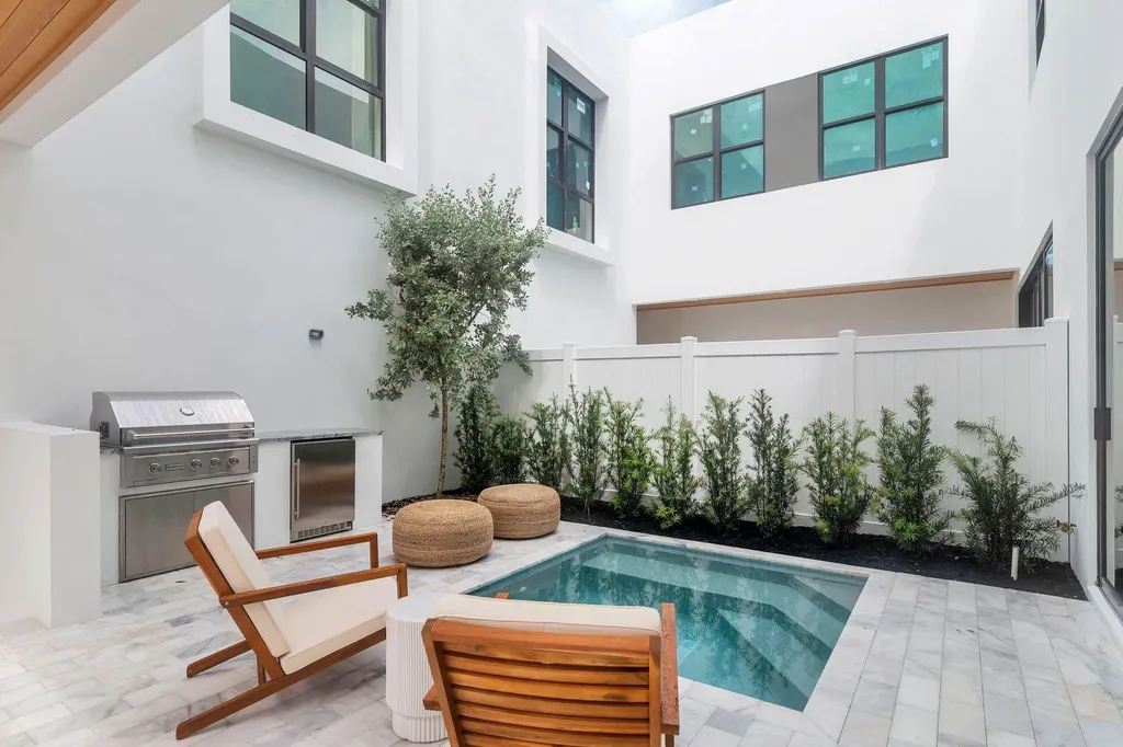 1933 Dock Street West Palm Beach FL 33401