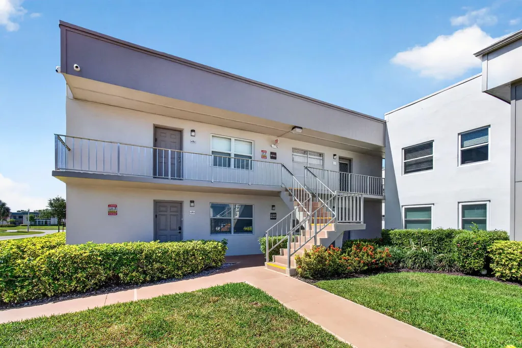 167 Normandy Delray Beach FL 33484