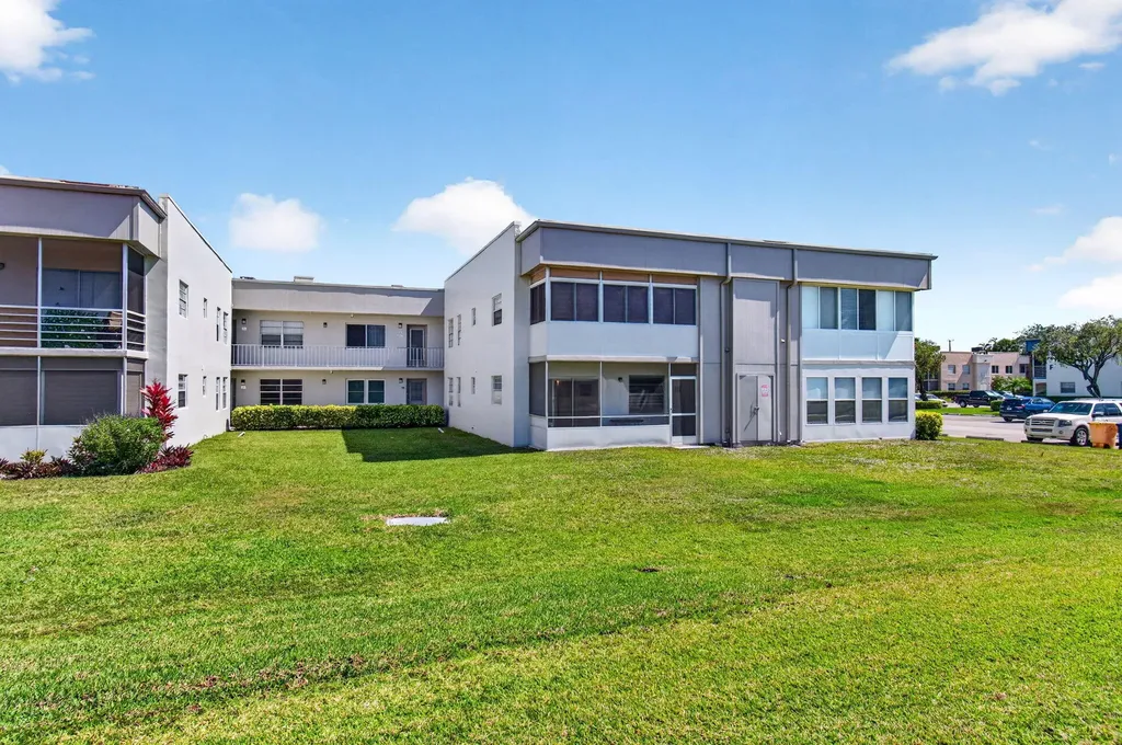 167 Normandy Delray Beach FL 33484