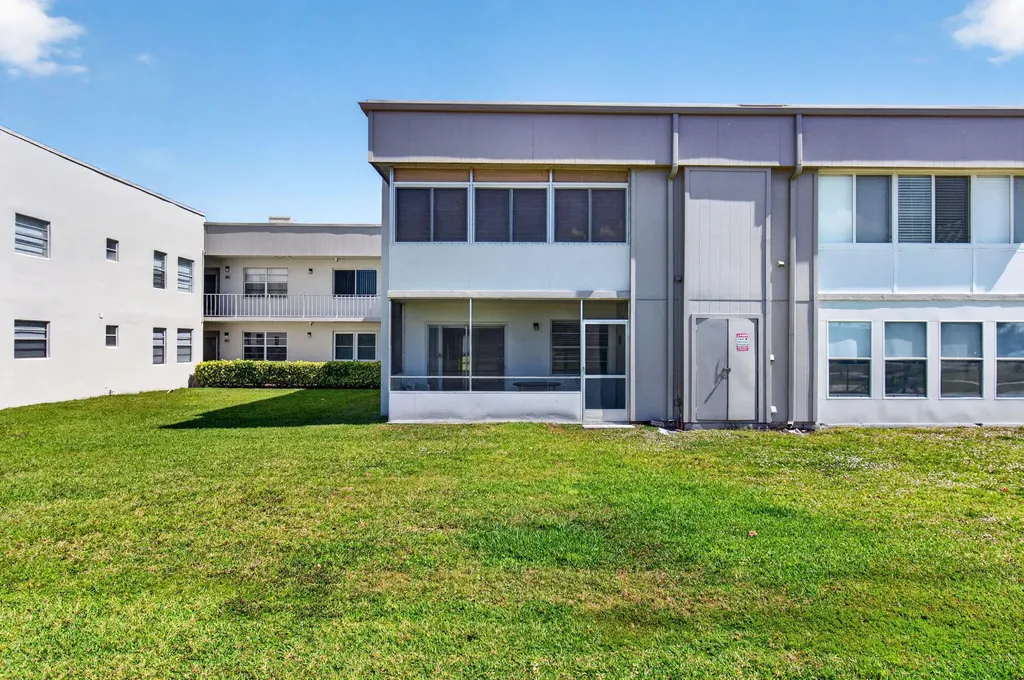 167 Normandy Delray Beach FL 33484
