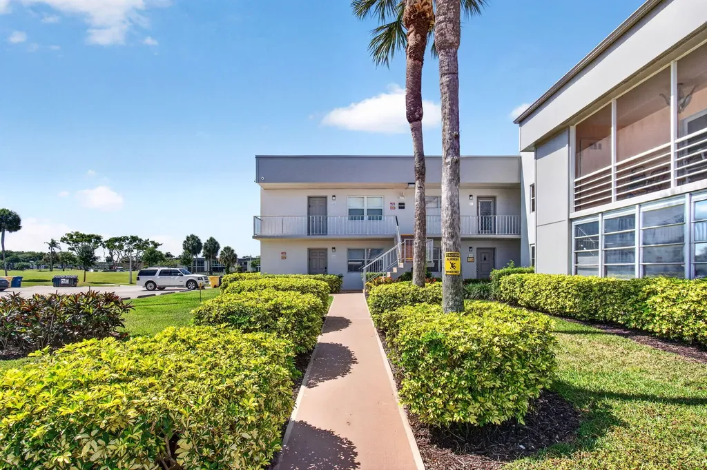 167 Normandy Delray Beach FL 33484