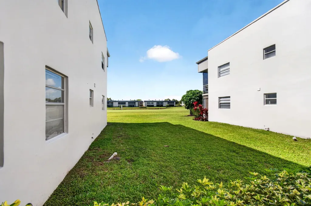 167 Normandy Delray Beach FL 33484