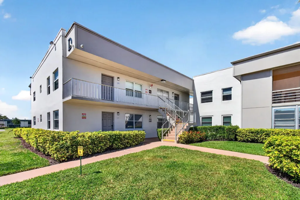 167 Normandy Delray Beach FL 33484