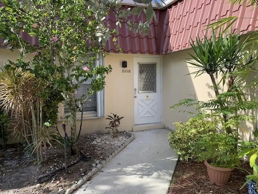 245 Down East Lane Greenacres FL 33467