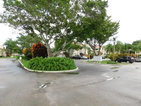 6630 Via Regina Boca Raton FL 33433