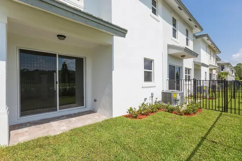 6979 Pines Circle Coconut Creek FL 33073