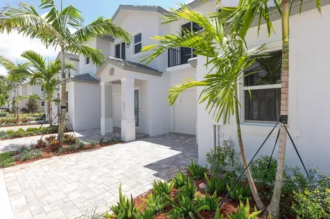 6979 Pines Circle Coconut Creek FL 33073