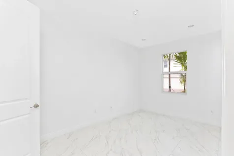 6979 Pines Circle Coconut Creek FL 33073
