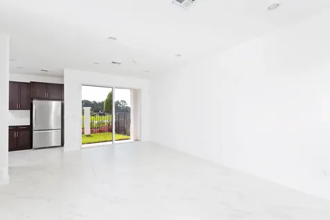 6979 Pines Circle Coconut Creek FL 33073