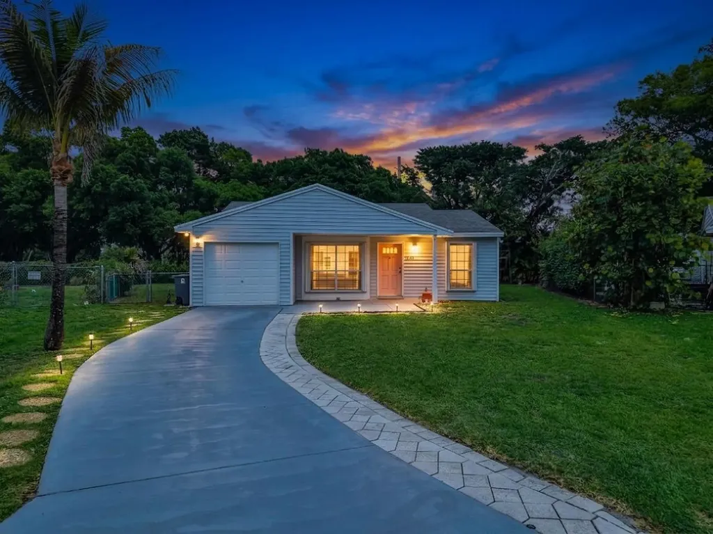 5048 Silver Maple Lane Boynton Beach FL 33472