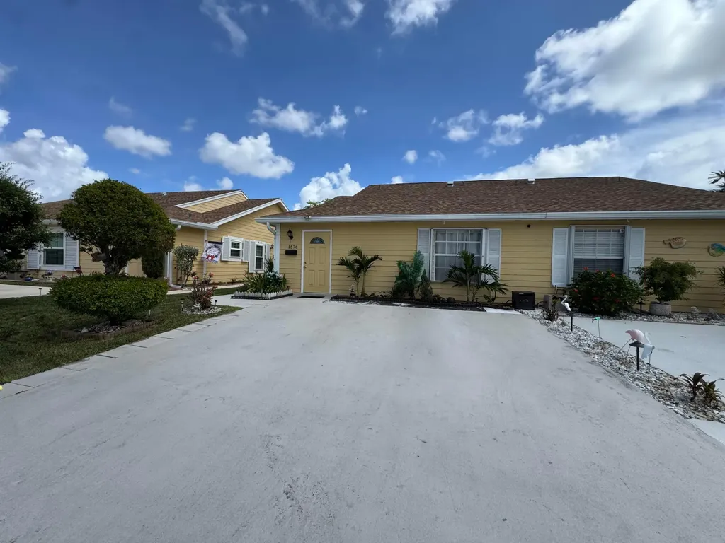 1570 Royal Forest Court West Palm Beach FL 33406