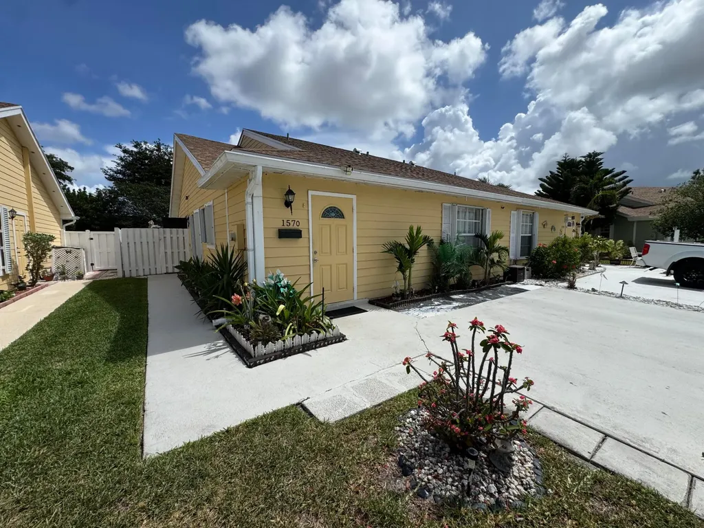 1570 Royal Forest Court West Palm Beach FL 33406